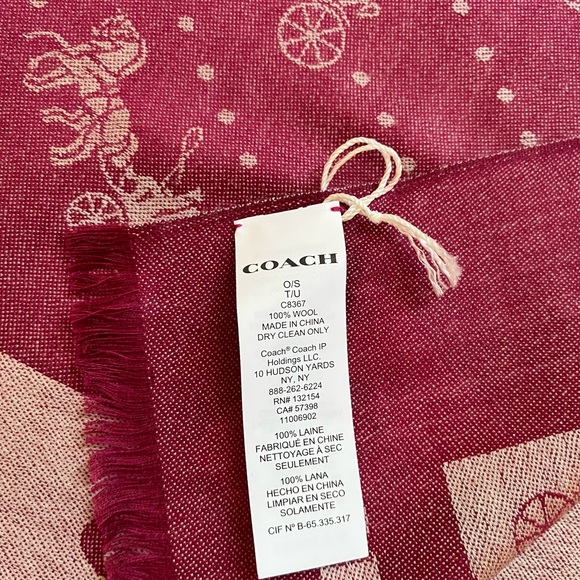 Coach Wrap - Picture 2 of 4